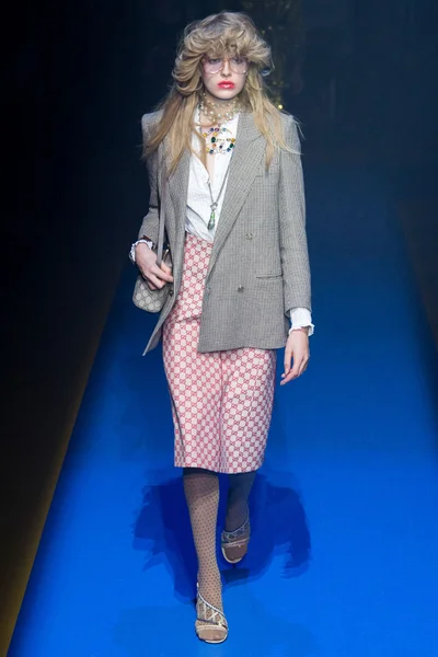 Look 1